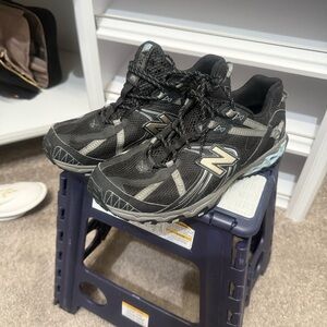 New balance 572 all terrain
Size 9 used no box